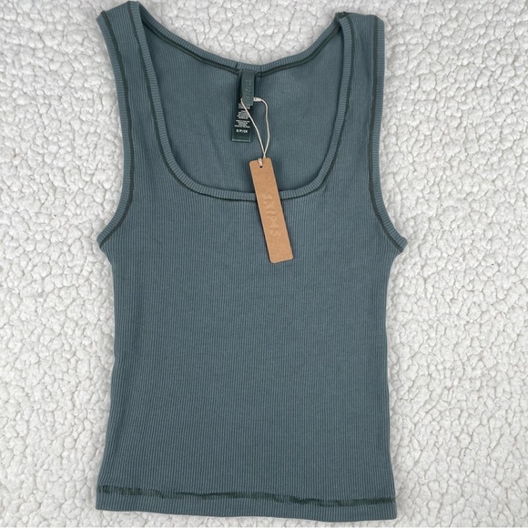 SKIMS Ribbed Cotton Lightweight Tank Top Kyanite Small NWT - Picture 5 of 14